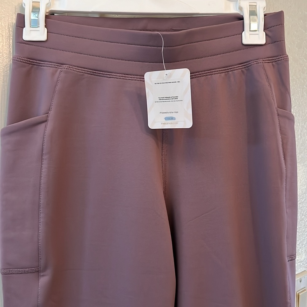 NWT Fabletics pants. - Picture 3 of 6